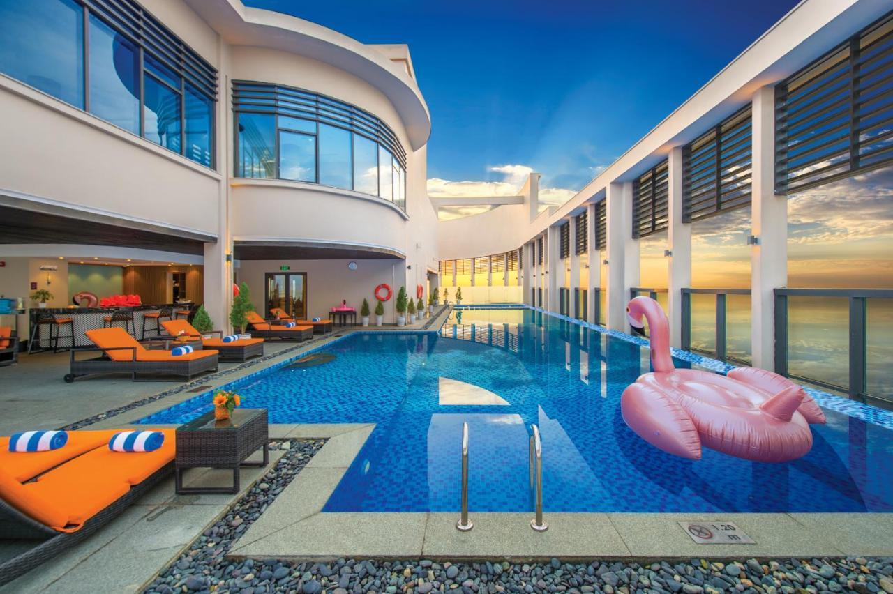 Luxury Beach Condo 5-Star, Rooftop Pool ダナン市 エクステリア 写真